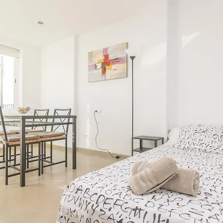 Moll 3 Apartment *